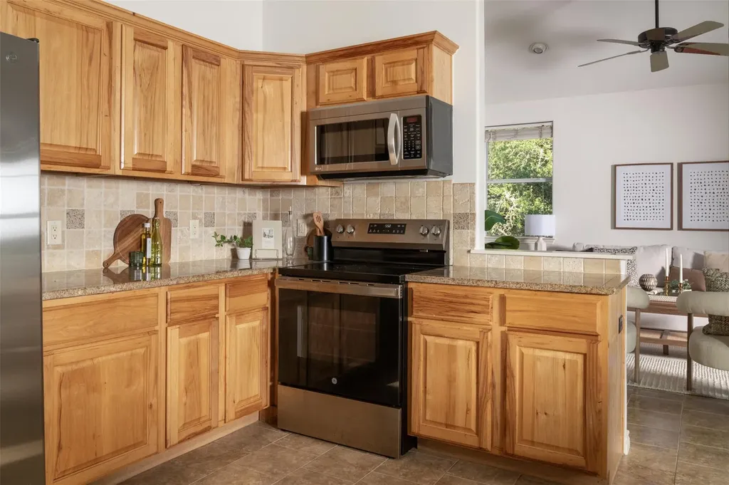 1816 Spring Valley Drive Dripping Springs TX 78620