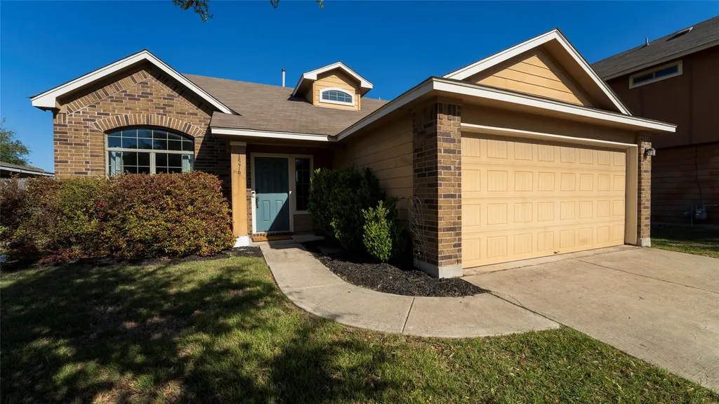 1576 Twin Cove Kyle TX 78640