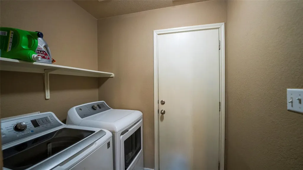 1576 Twin Cove Kyle TX 78640