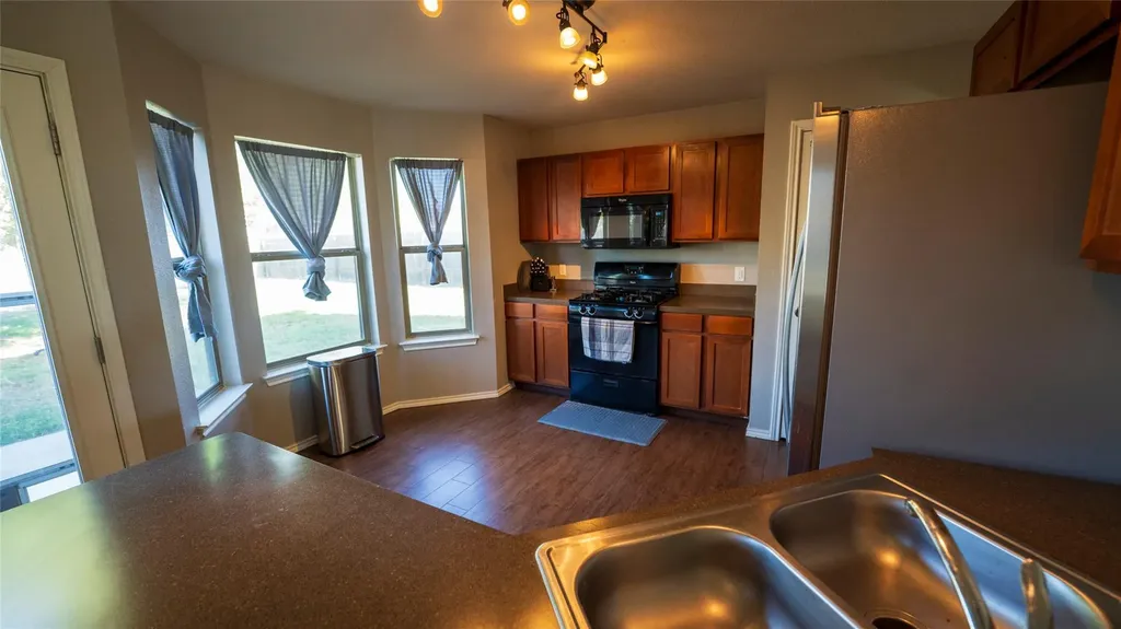 1576 Twin Cove Kyle TX 78640
