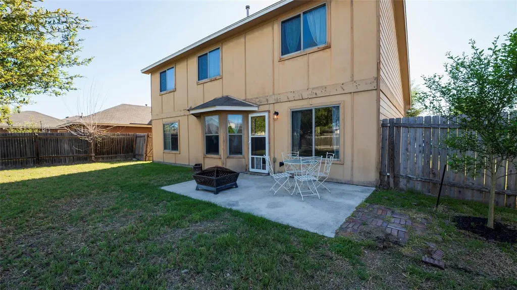 1576 Twin Cove Kyle TX 78640