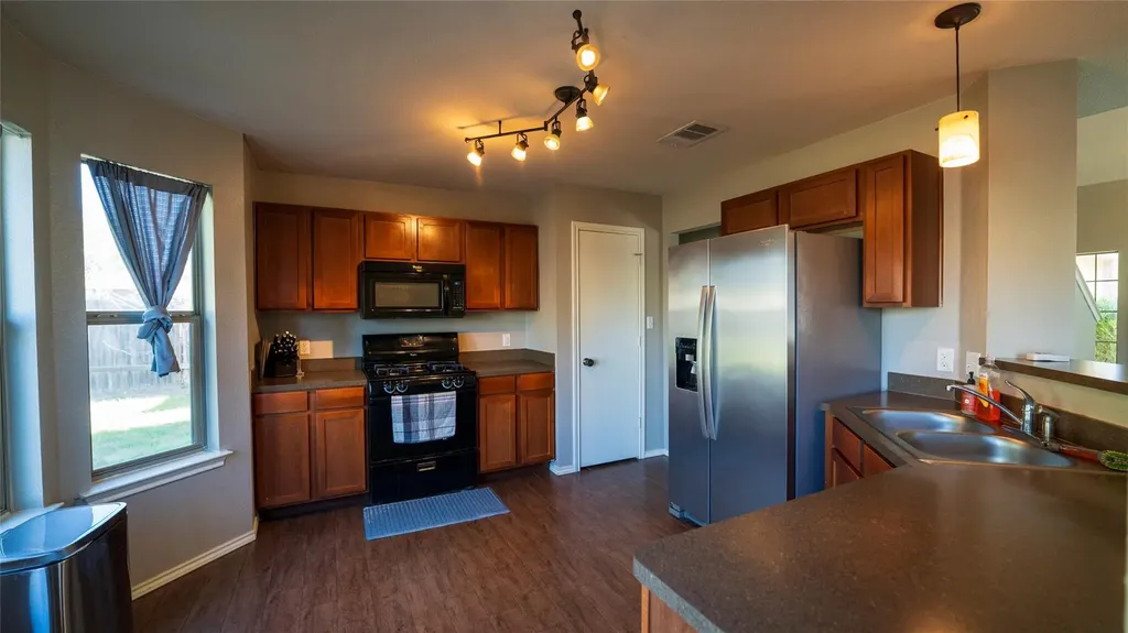 1576 Twin Cove Kyle TX 78640