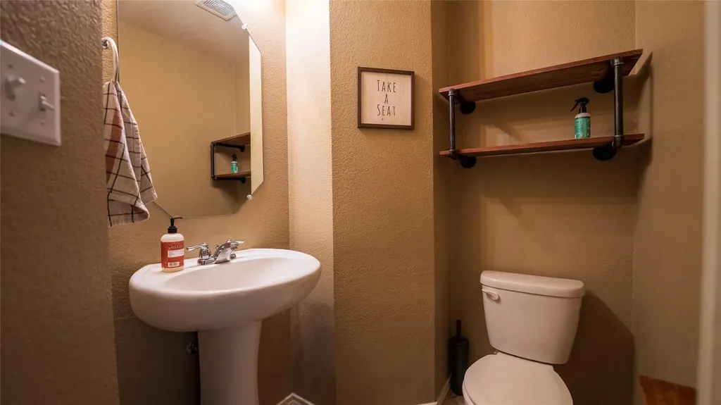 1576 Twin Cove Kyle TX 78640