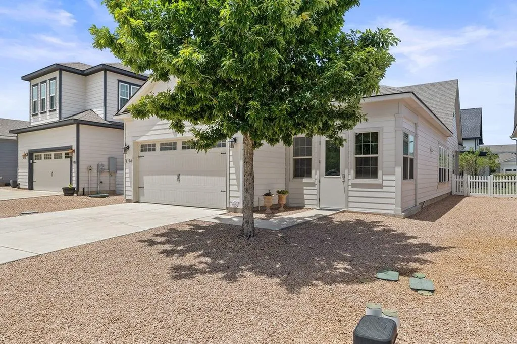 1174 Grant Wood Avenue Dripping Springs TX 78619