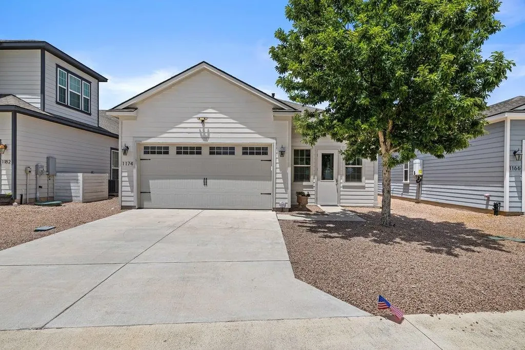 1174 Grant Wood Avenue Dripping Springs TX 78619