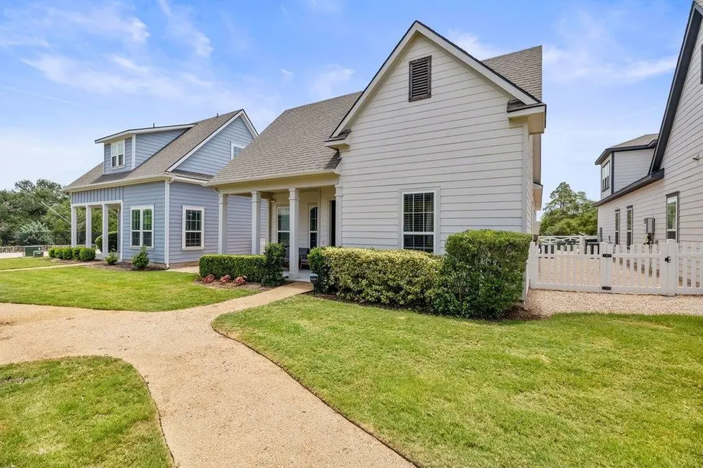 1174 Grant Wood Avenue Dripping Springs TX 78619