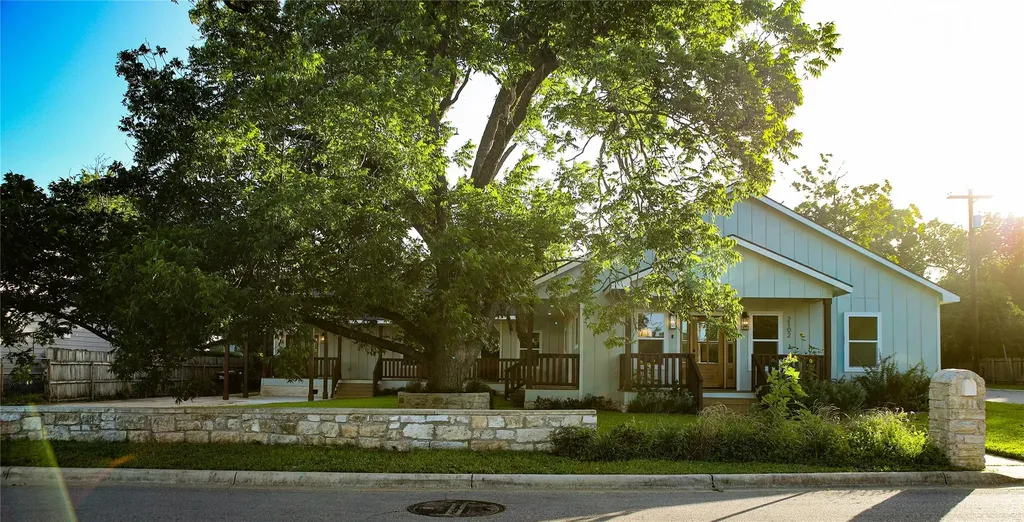 2102 S Church Street Georgetown TX 78626