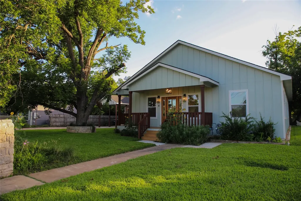 2102 S Church Street Georgetown TX 78626