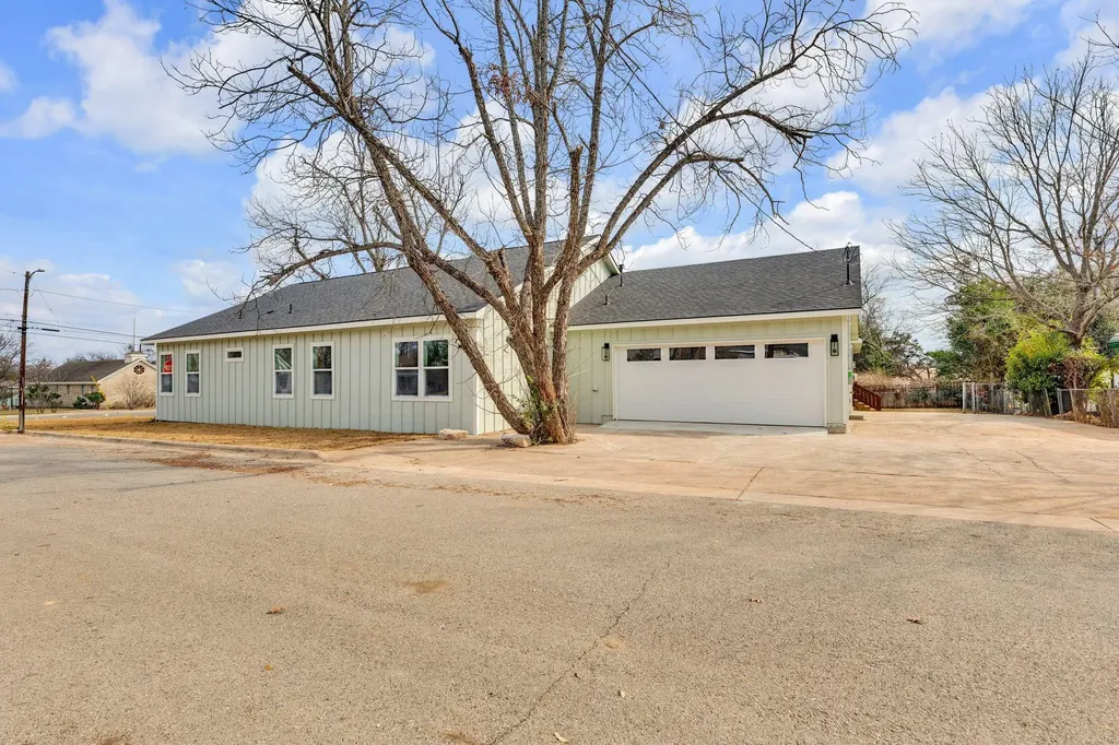 2102 S Church Street Georgetown TX 78626