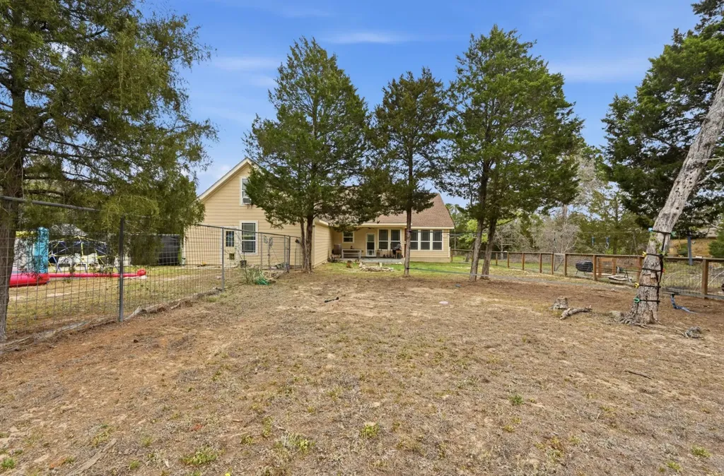 202 Cedar Hills Drive Elgin TX 78621