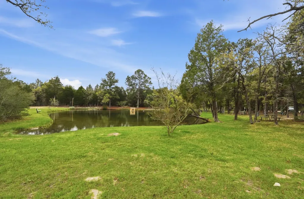 202 Cedar Hills Drive Elgin TX 78621