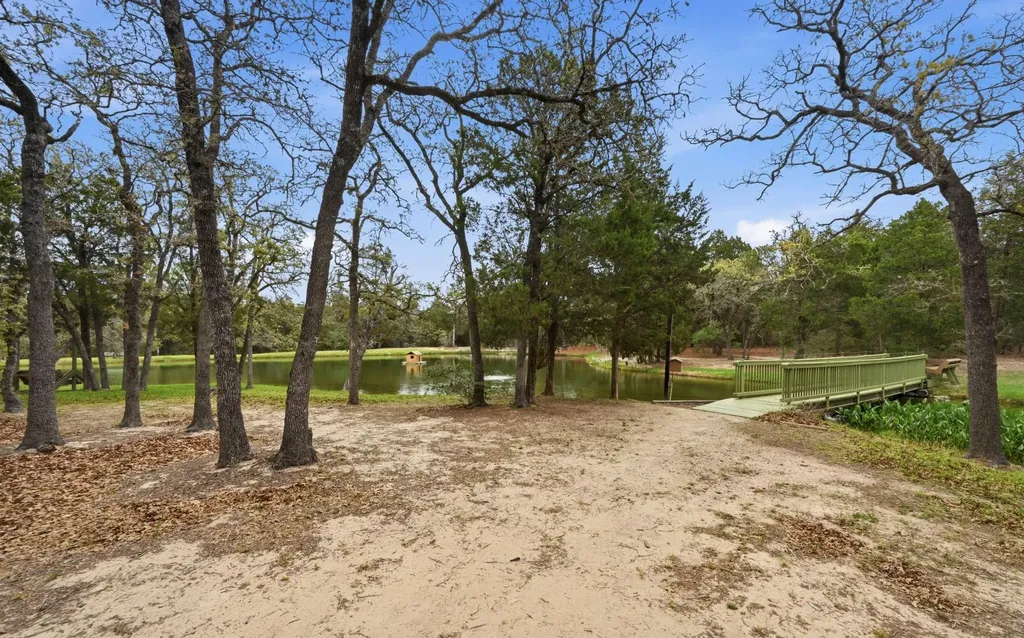 202 Cedar Hills Drive Elgin TX 78621