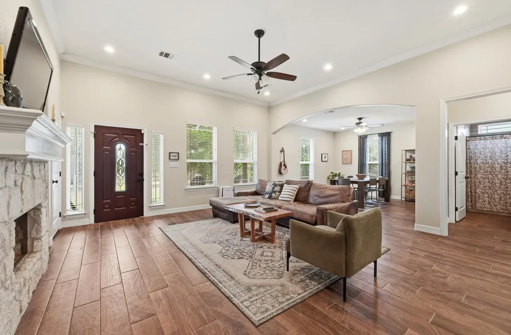 202 Cedar Hills Drive Elgin TX 78621
