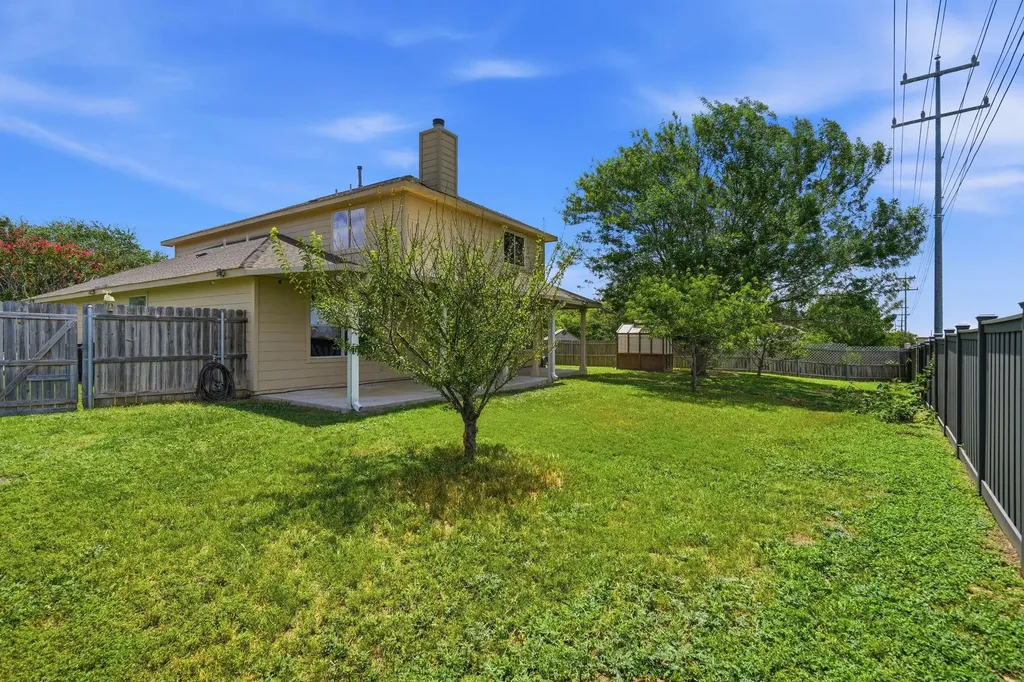 308 Loon Lake Drive Kyle TX 78640