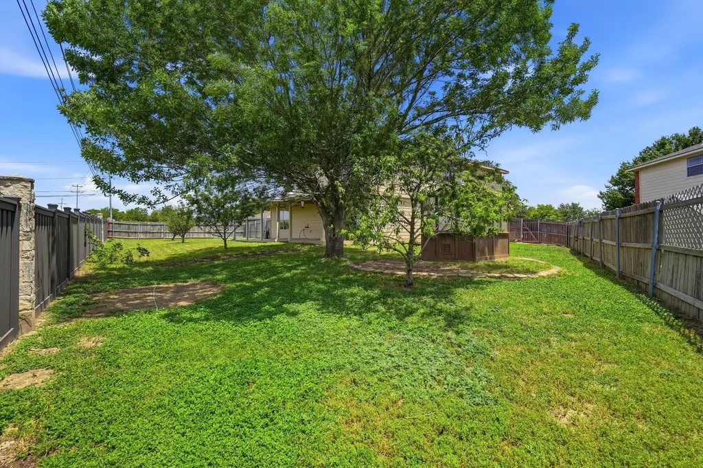 308 Loon Lake Drive Kyle TX 78640