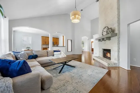 21001 Haddington Cove Hutto TX 78634