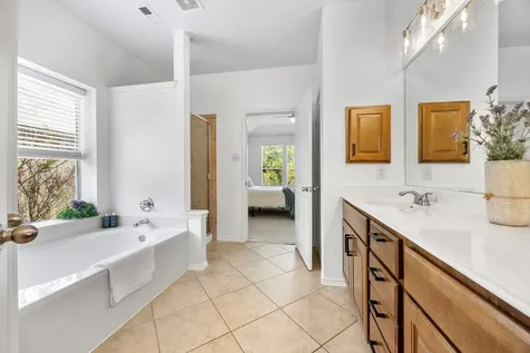 21001 Haddington Cove Hutto TX 78634