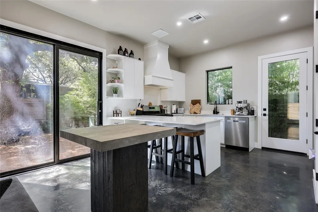 706 Valdez Street Austin TX 78741