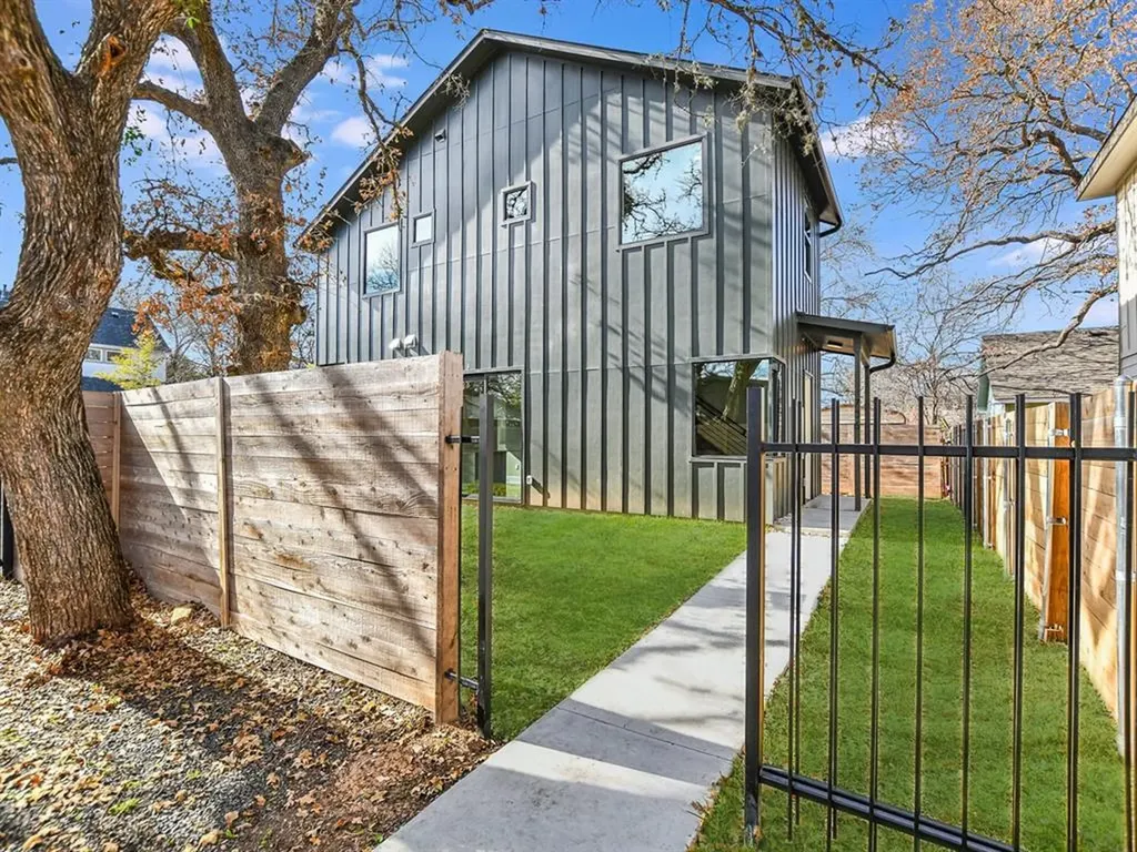 706 Valdez Street Austin TX 78741