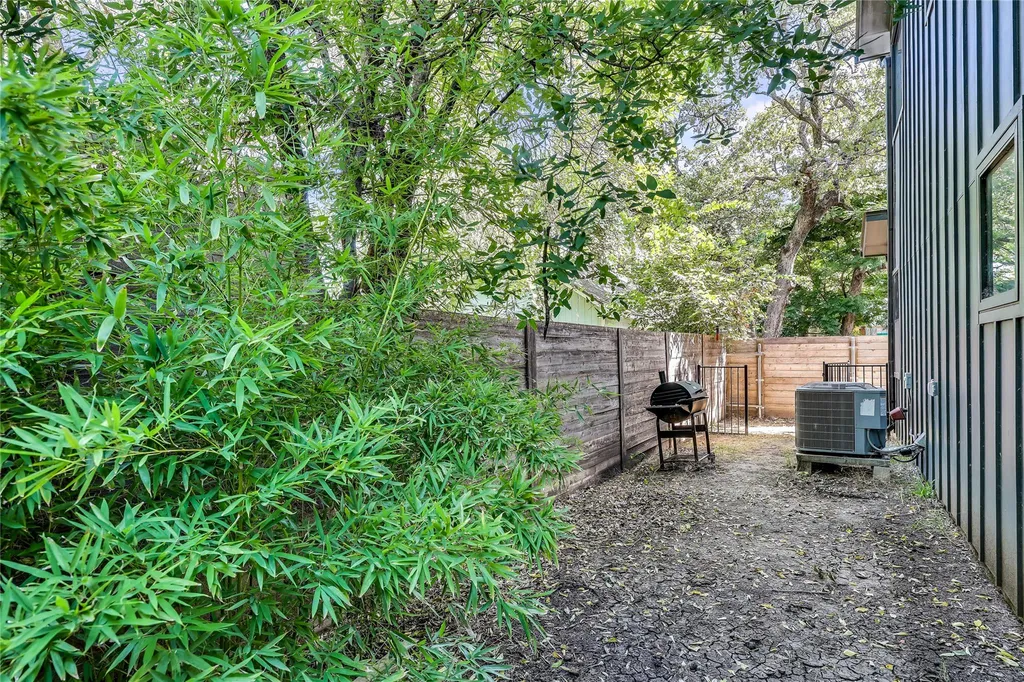 706 Valdez Street Austin TX 78741