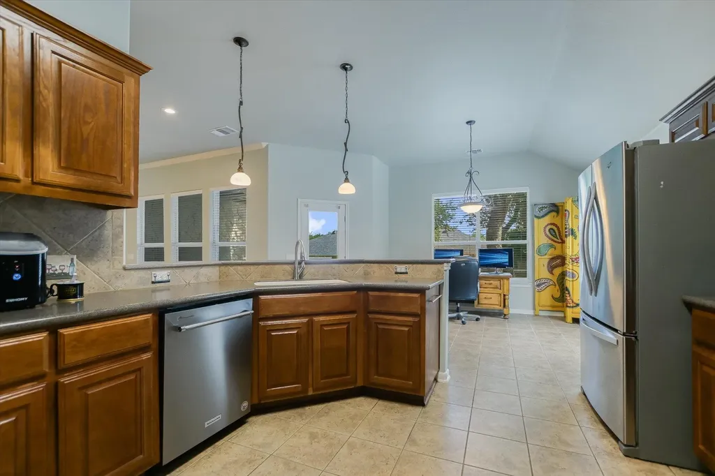 445 Manchester Lane Austin TX 78737
