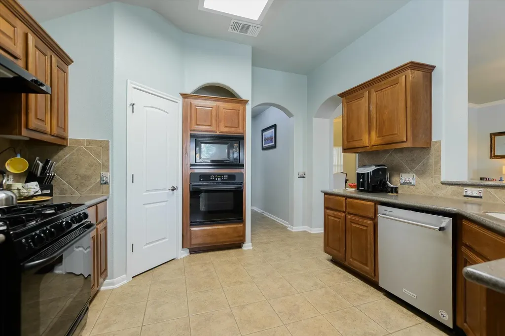 445 Manchester Lane Austin TX 78737