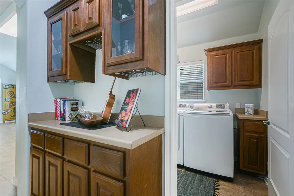 445 Manchester Lane Austin TX 78737