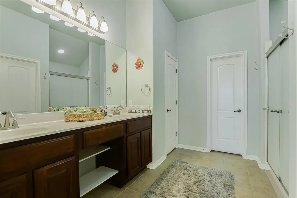 445 Manchester Lane Austin TX 78737