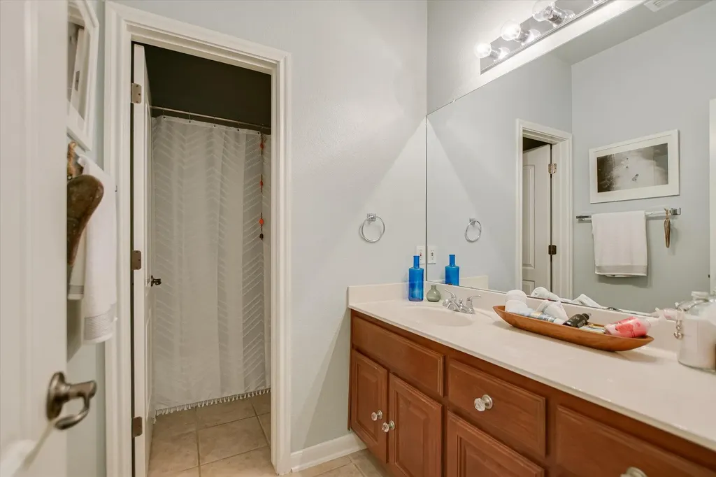 445 Manchester Lane Austin TX 78737