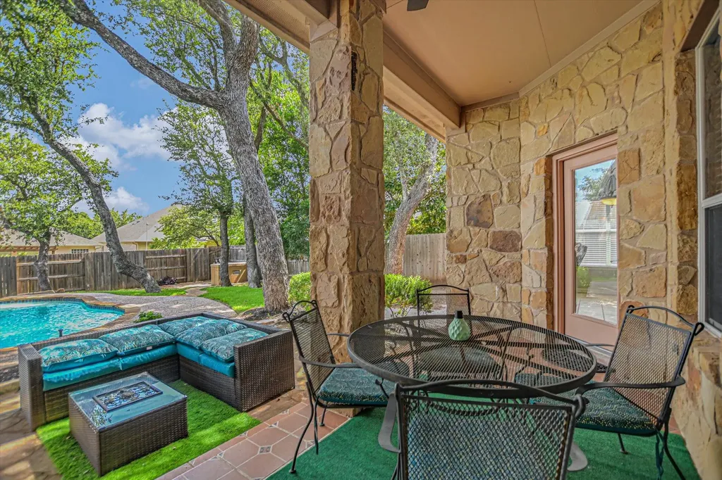 445 Manchester Lane Austin TX 78737