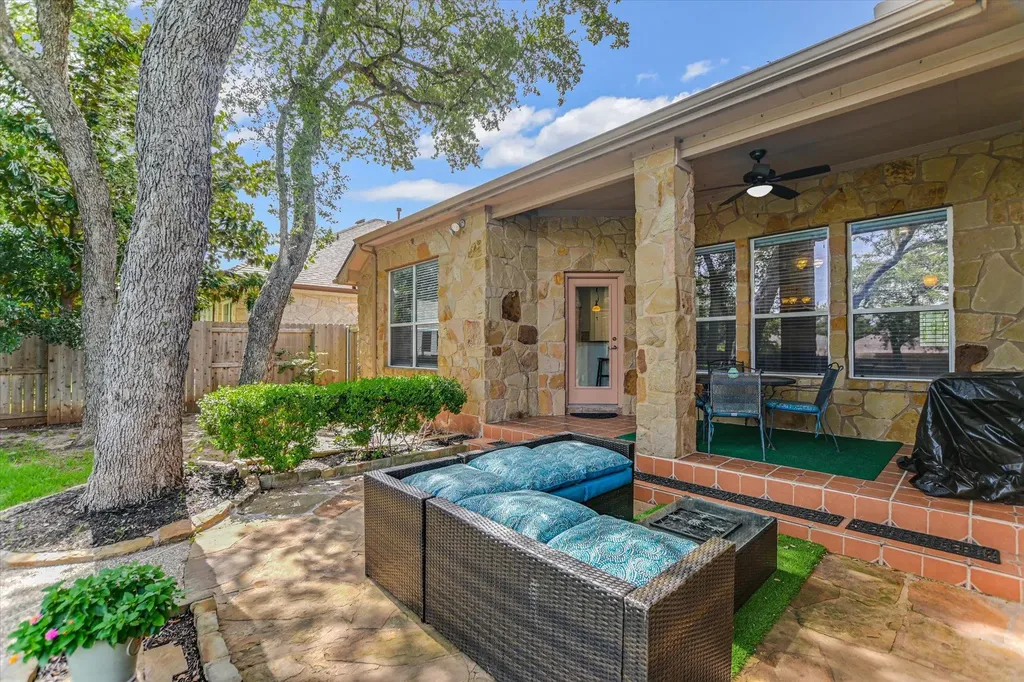 445 Manchester Lane Austin TX 78737