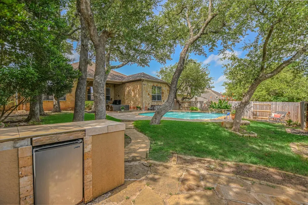 445 Manchester Lane Austin TX 78737