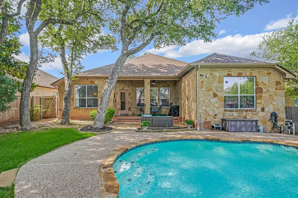 445 Manchester Lane Austin TX 78737
