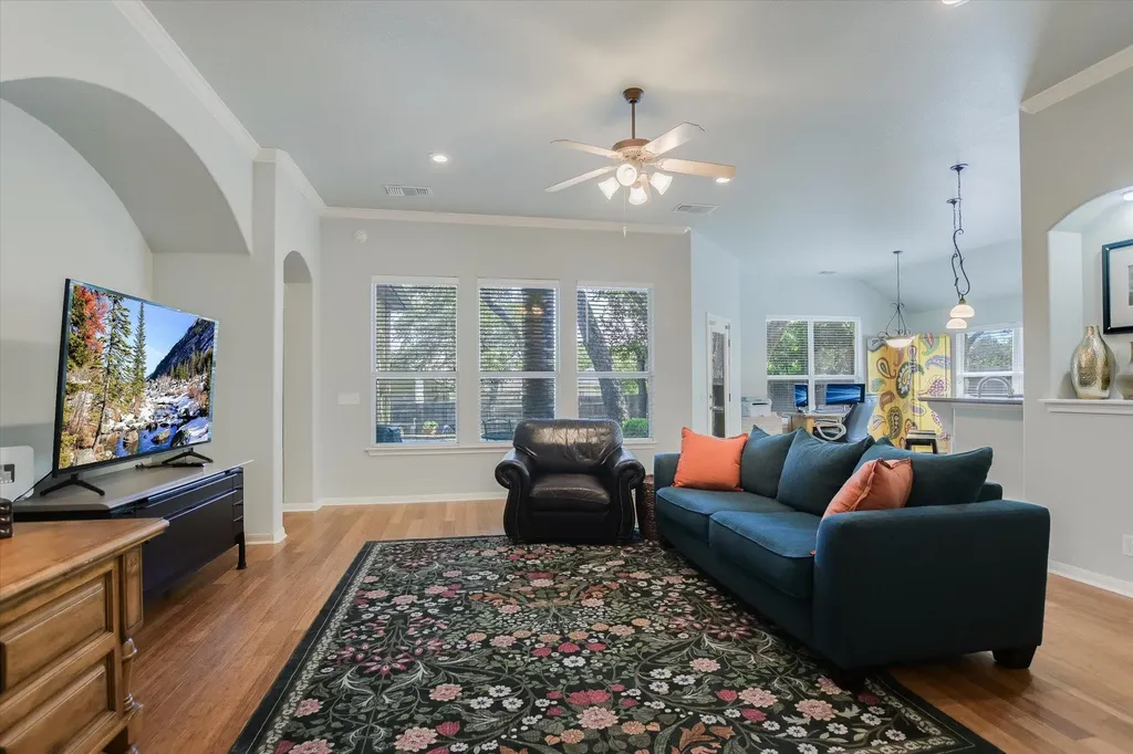 445 Manchester Lane Austin TX 78737