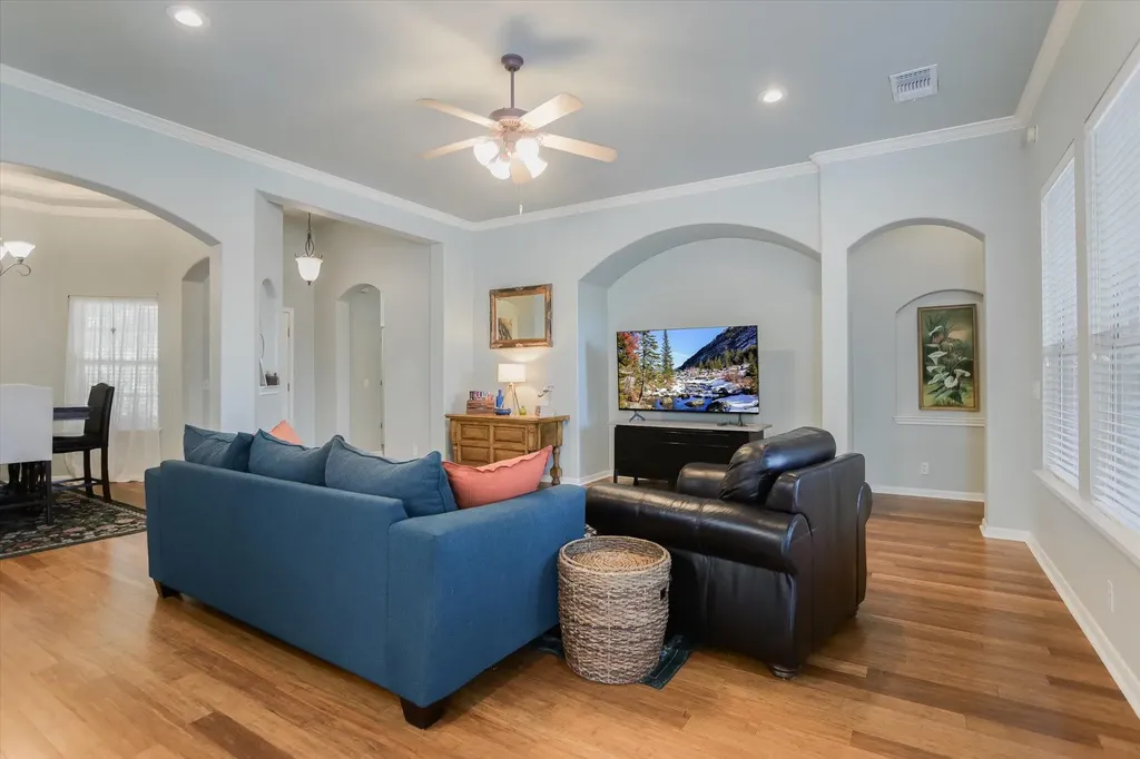 445 Manchester Lane Austin TX 78737