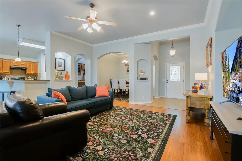 445 Manchester Lane Austin TX 78737
