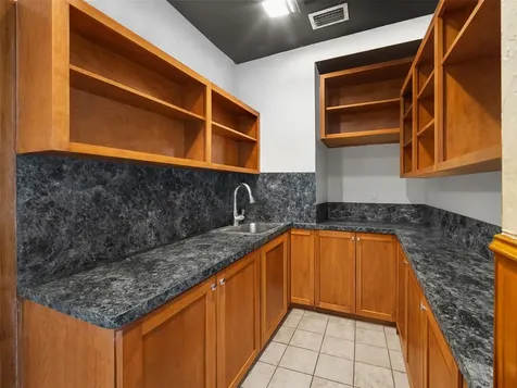 317 N Avenue E Shiner TX 77984