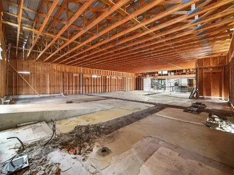 317 N Avenue E Shiner TX 77984