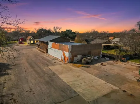 317 N Avenue E Shiner TX 77984