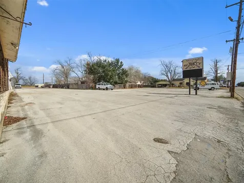 317 N Avenue E Shiner TX 77984