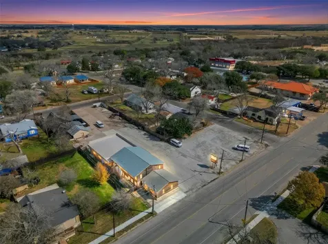 317 N Avenue E Shiner TX 77984