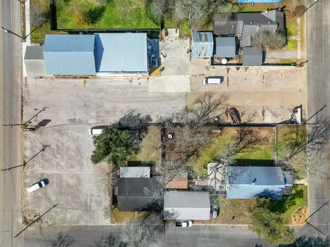 317 N Avenue E Shiner TX 77984