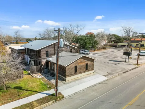 317 N Avenue E Shiner TX 77984