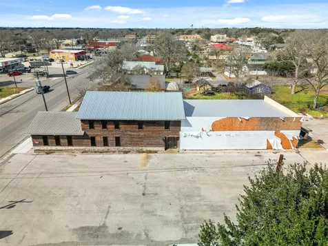317 N Avenue E Shiner TX 77984