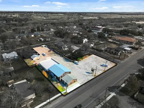 317 N Avenue E Shiner TX 77984
