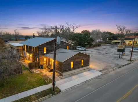 317 N Avenue E Shiner TX 77984