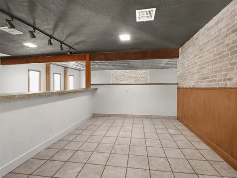 317 N Avenue E Shiner TX 77984