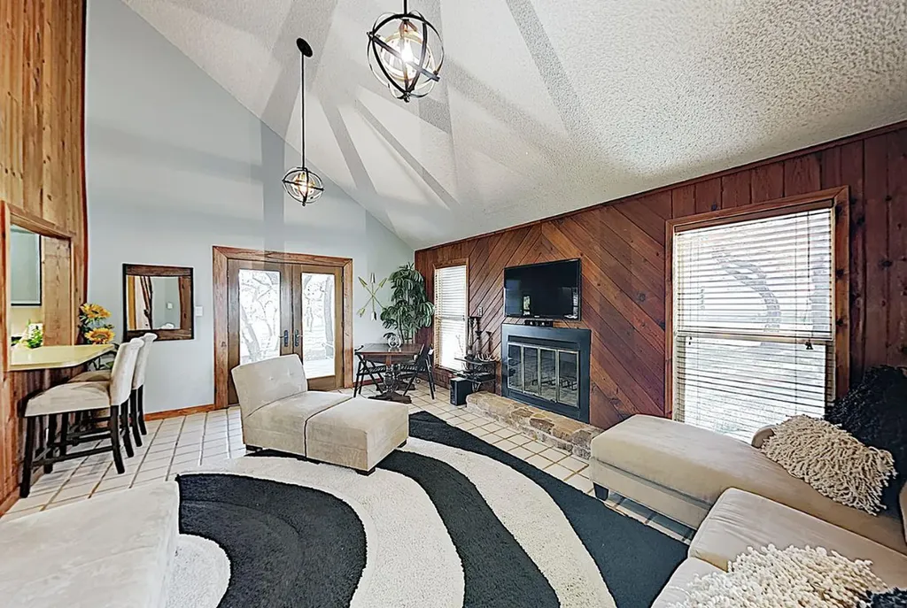 424 Bedford Drive Spicewood TX 78669