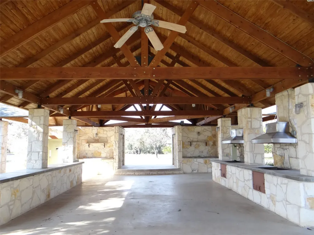 424 Bedford Drive Spicewood TX 78669