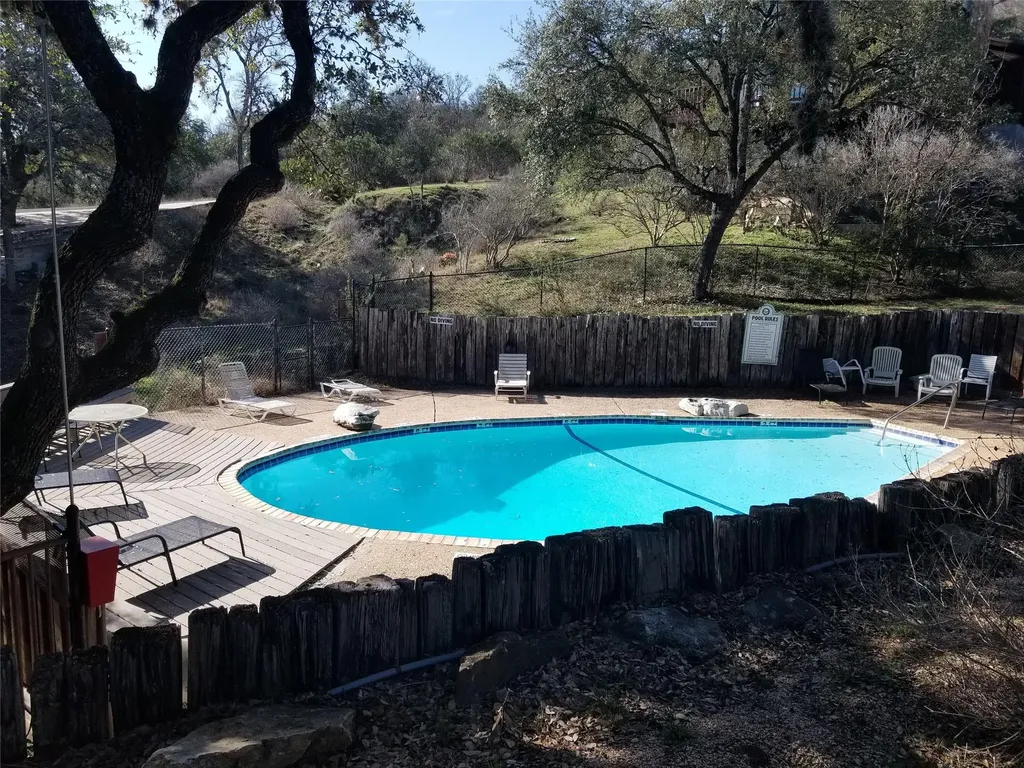 424 Bedford Drive Spicewood TX 78669